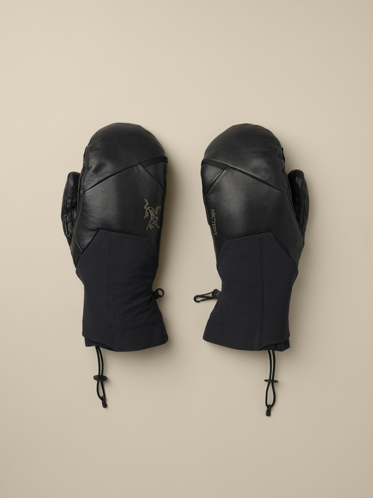Sabre Mitten